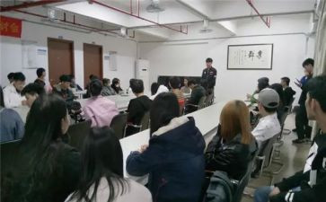 小学副班主任学期工作总结优秀8篇