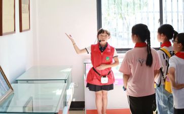 讲解员的个人总结6篇