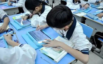 大学课堂前的演讲稿7篇