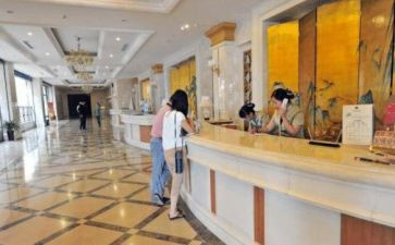 诊所前台工作总结6篇