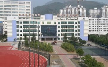 在中专的自我鉴定通用8篇